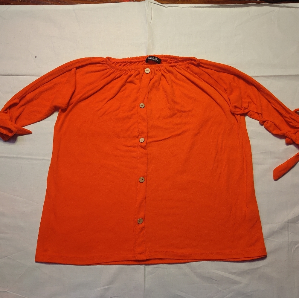 Rouge Collection Shirt Women's Medium Red Top 3/4 Sleeves Faux Button Round Neck